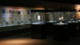 这个博物馆开馆后，上博、上历博出借多件文物，终于把浦东历史讲清了