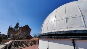 中国近代第一台大型天文望远镜，百余年前为何安装在了佘山而不是徐家汇