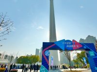 普陀“中华武数”科创集市在苏州河畔热闹“开市”